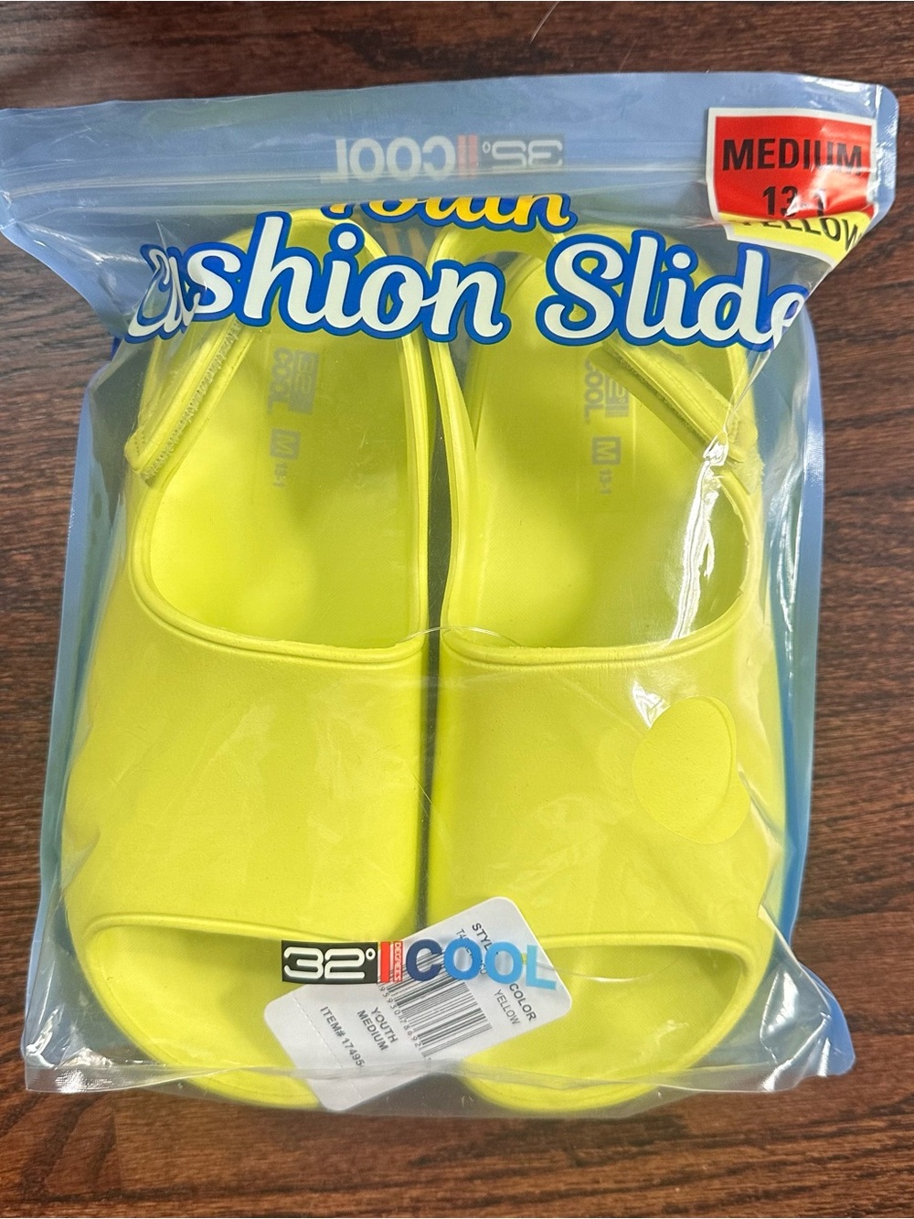 NWT 32 Degrees cushion slides with back straps, size 13/1